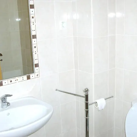 Charming In With Shared Pool 阿尔布费拉