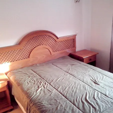 Charming With Shared Pool Apartment