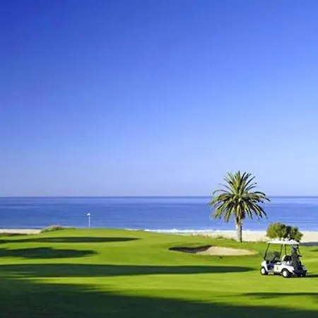 Charming In With Shared Pool Apartman *