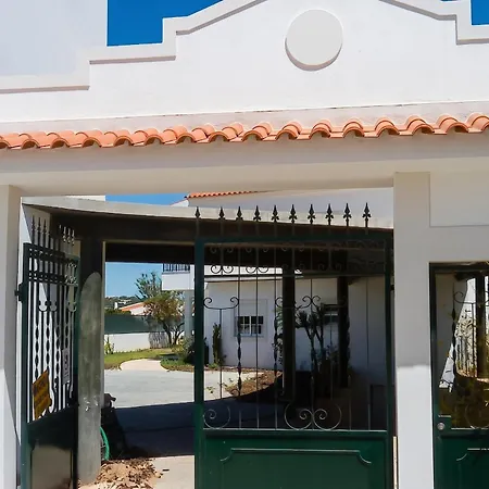 Charming In With Shared Pool Appartement Albufeira