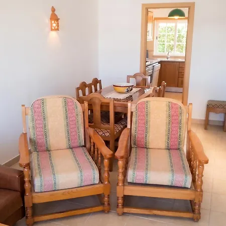 Appartement Charming In With Shared Pool