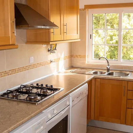 Charming In With Shared Pool Albufeira