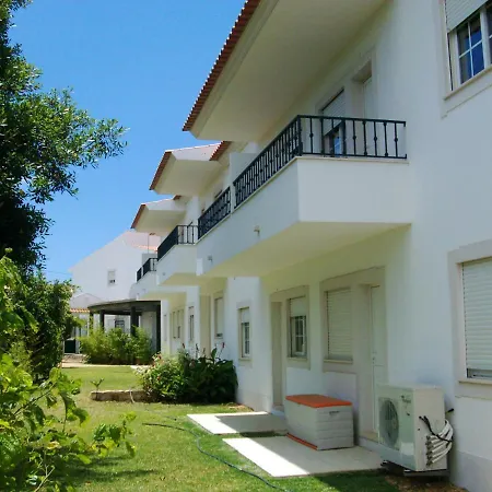 Charming In With Shared Pool Апартаменты *